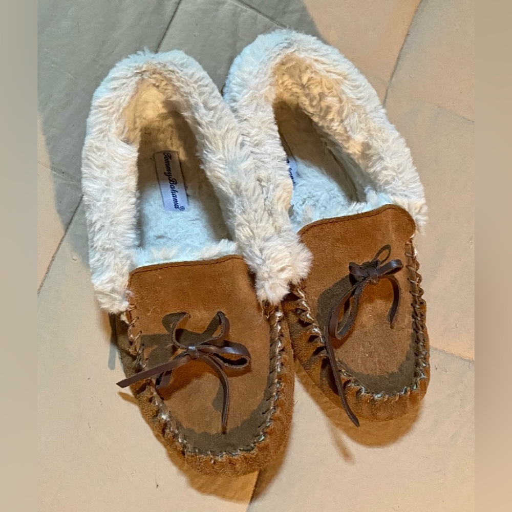 💥Tommy Bahama Fuzzy lined Leather Suede Moccasins💥
